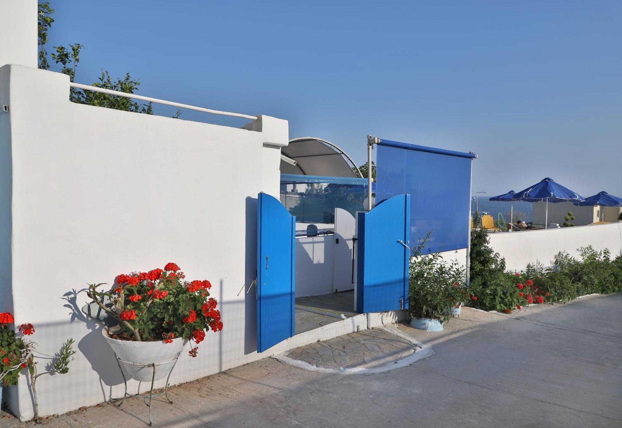 Helios Studios & Apartments Makry Gialos  Exterior photo