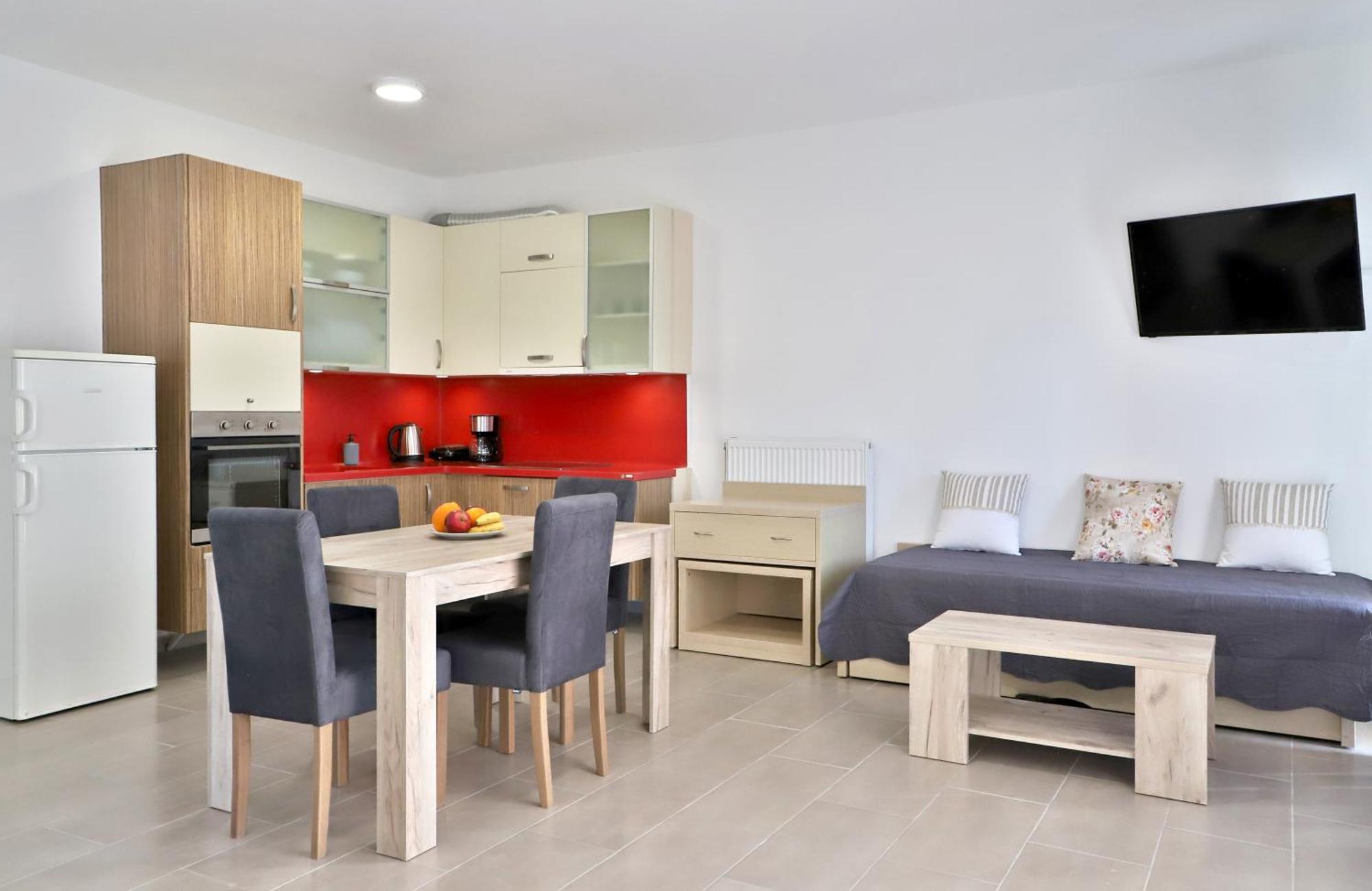 Helios Studios & Apartments Makry Gialos  Exterior photo