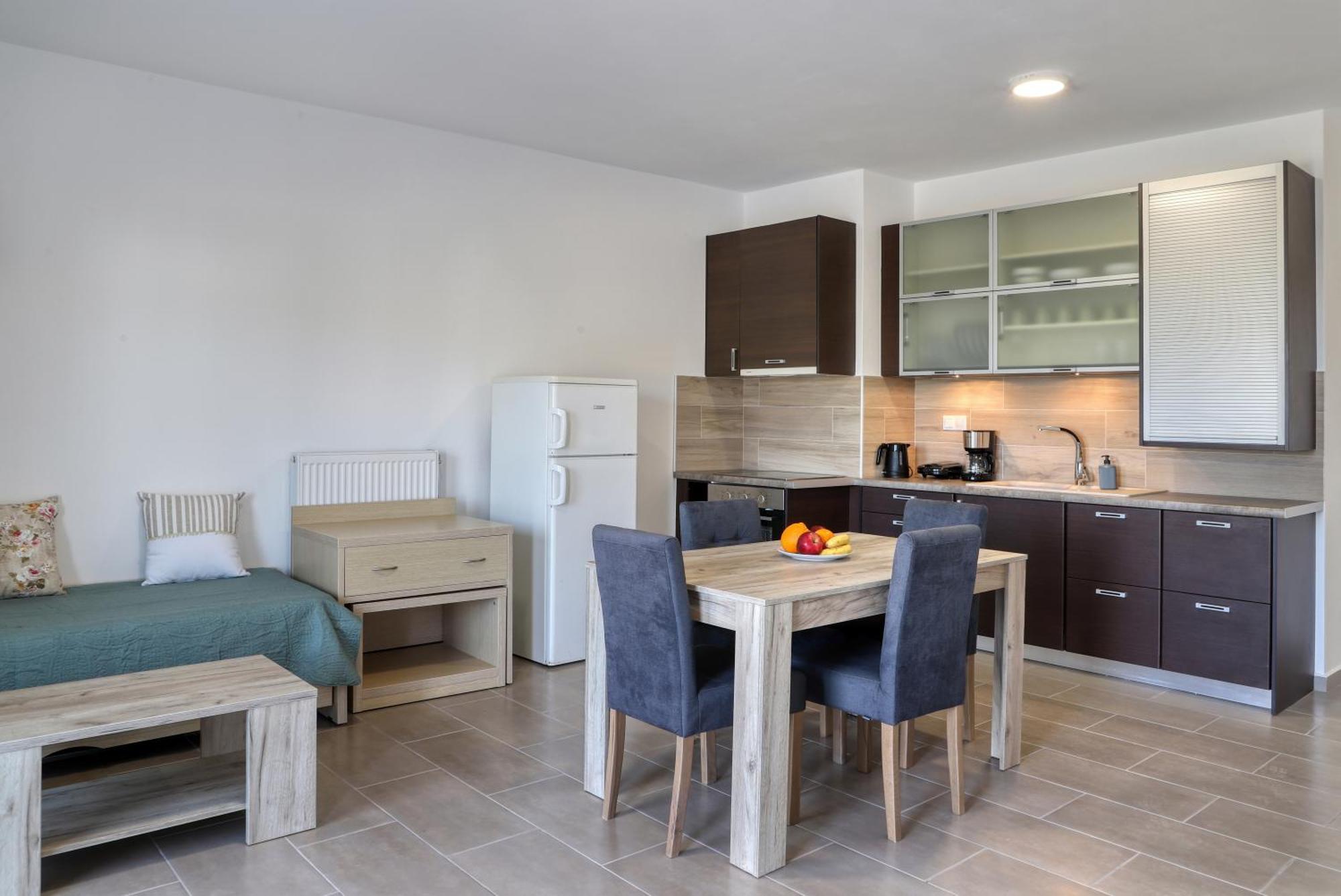 Helios Studios & Apartments Makry Gialos  Exterior photo
