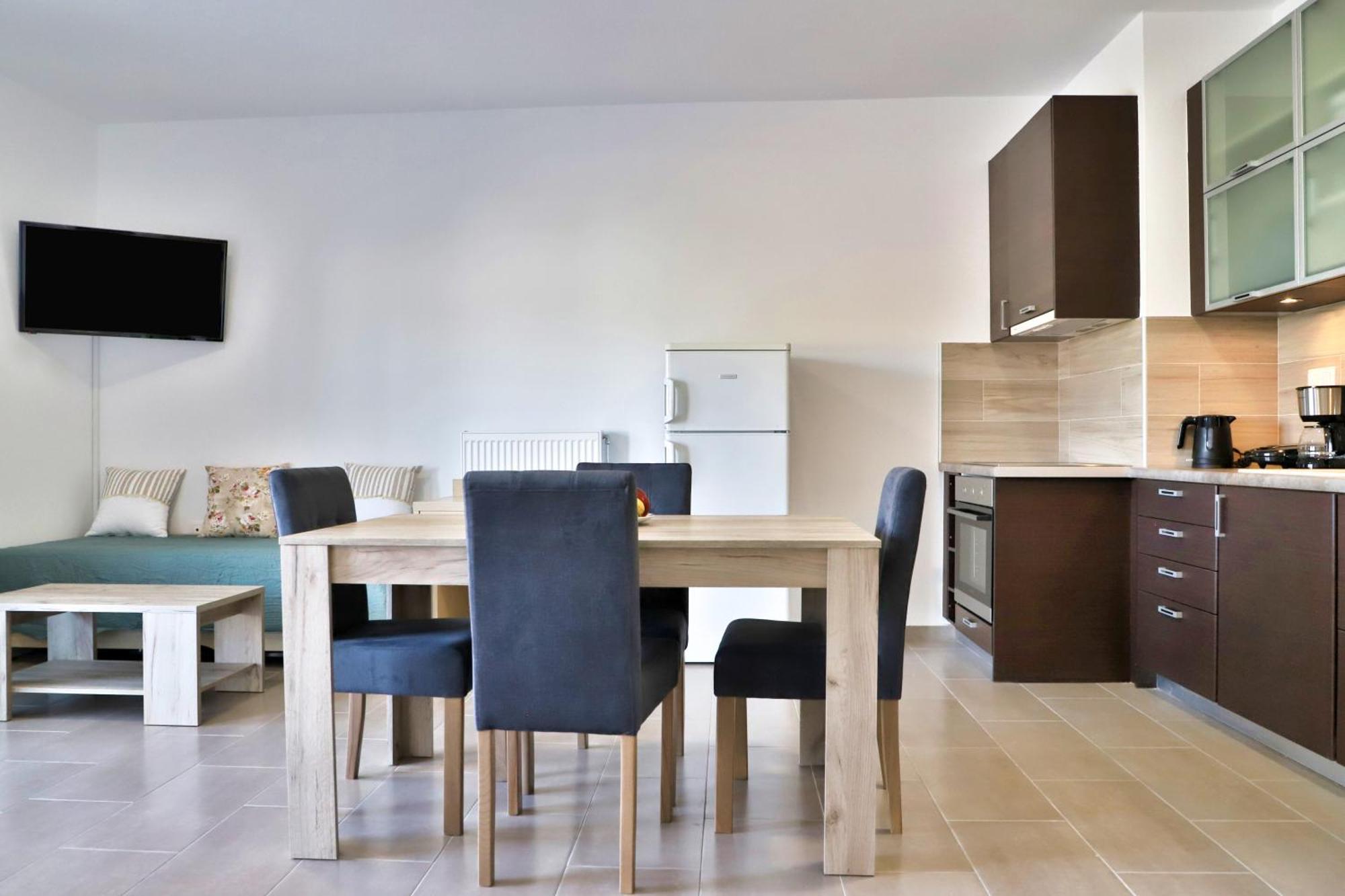 Helios Studios & Apartments Makry Gialos  Exterior photo