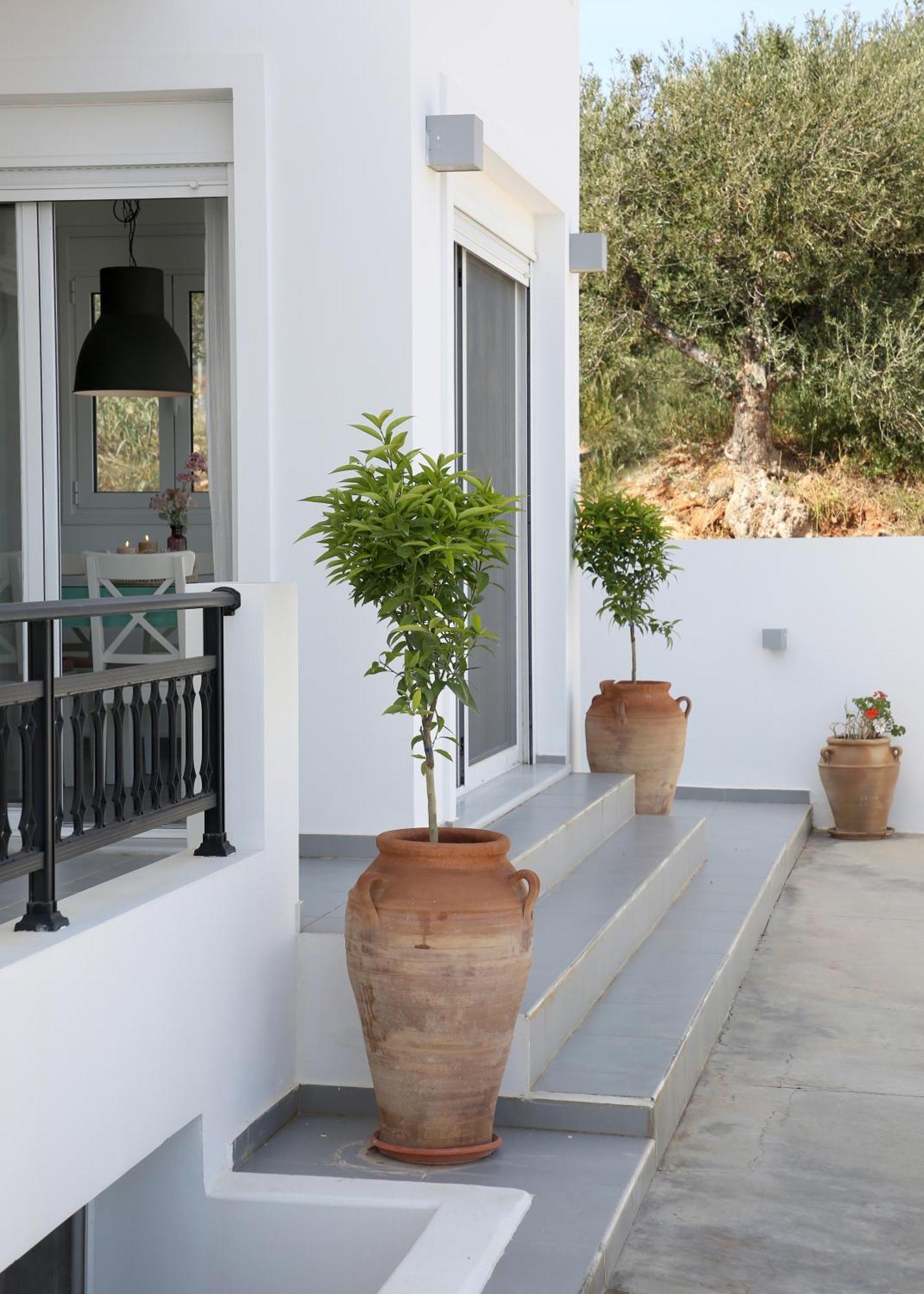 Helios Studios & Apartments Makry Gialos  Exterior photo