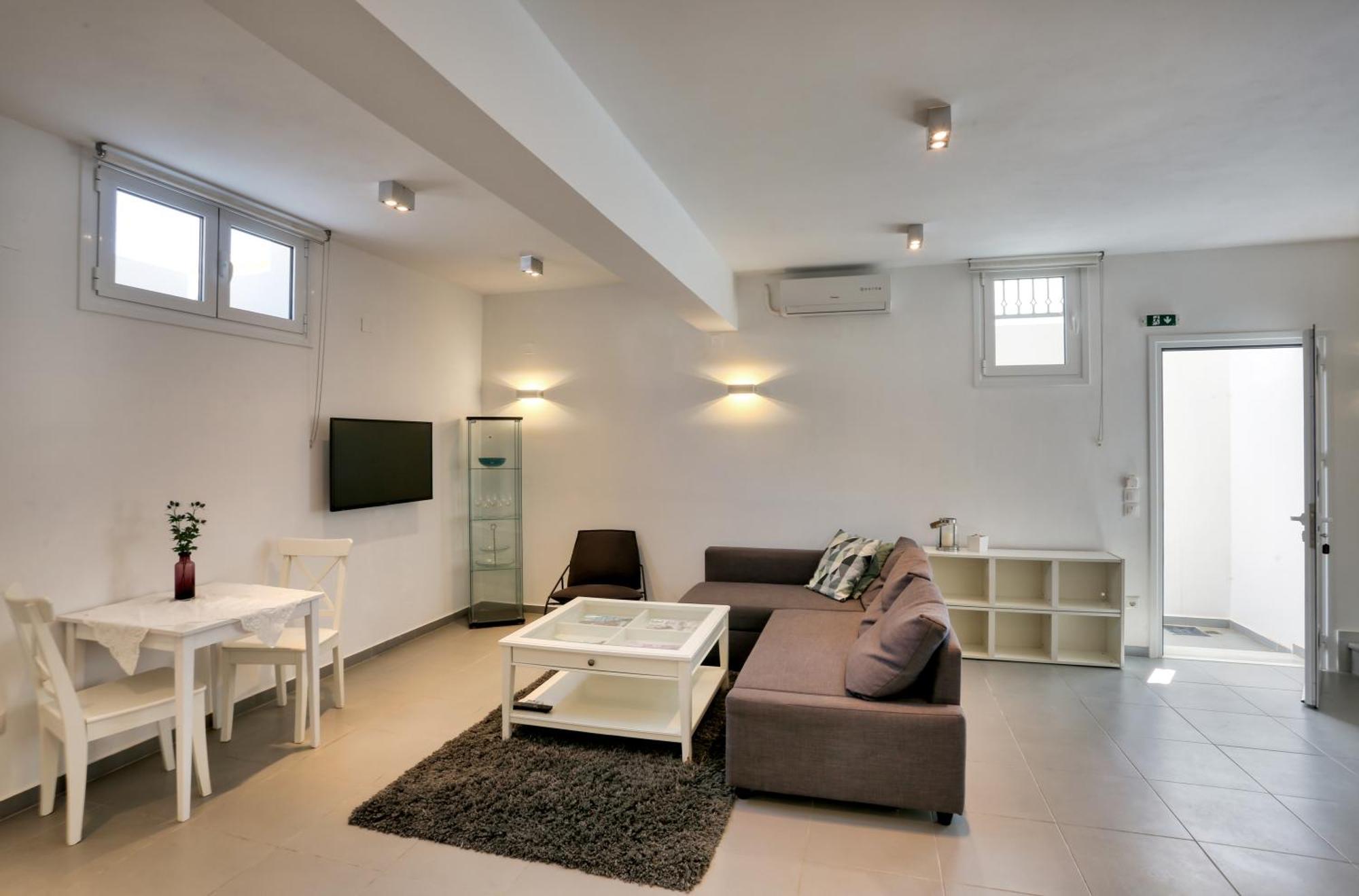 Helios Studios & Apartments Makry Gialos  Exterior photo