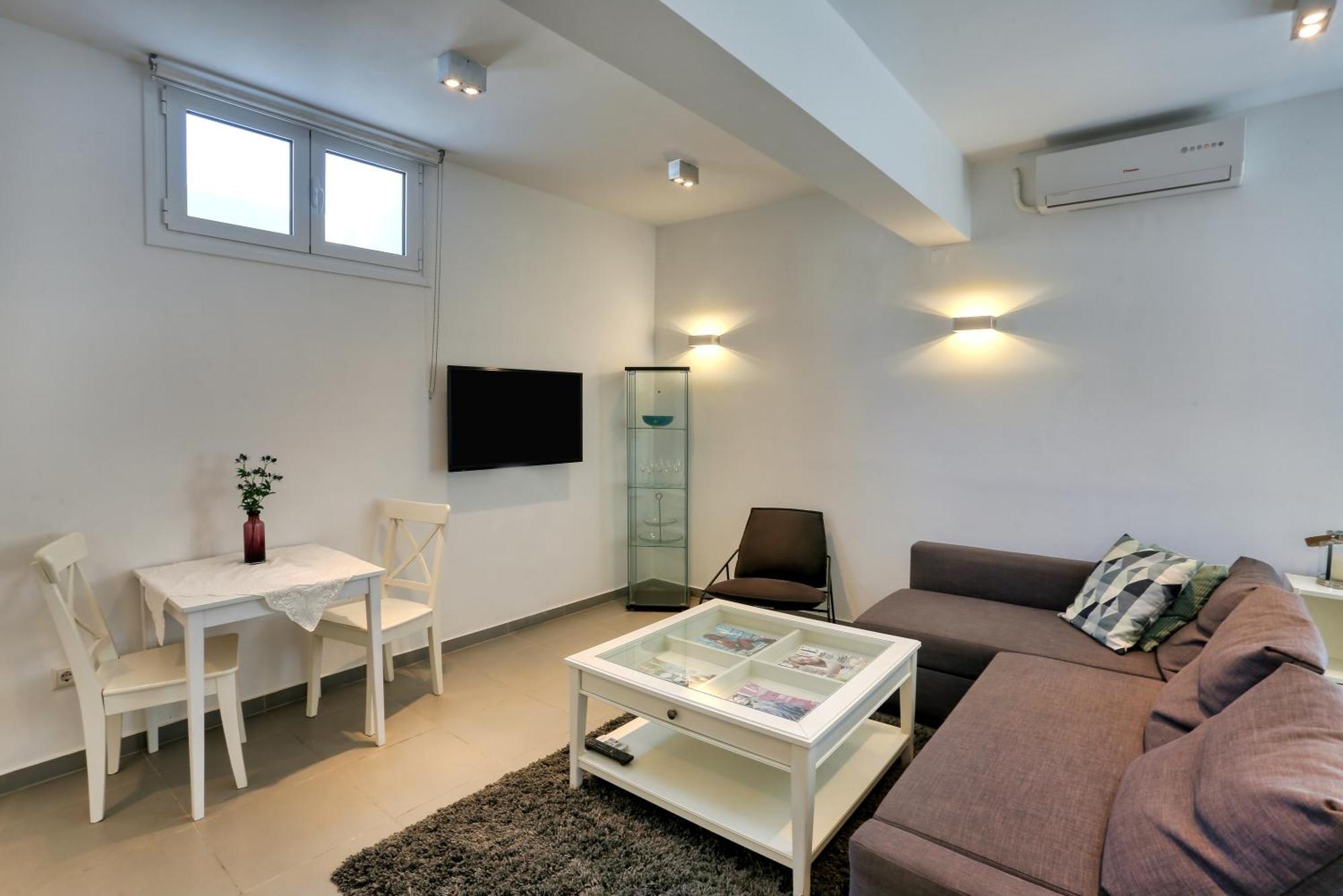 Helios Studios & Apartments Makry Gialos  Exterior photo